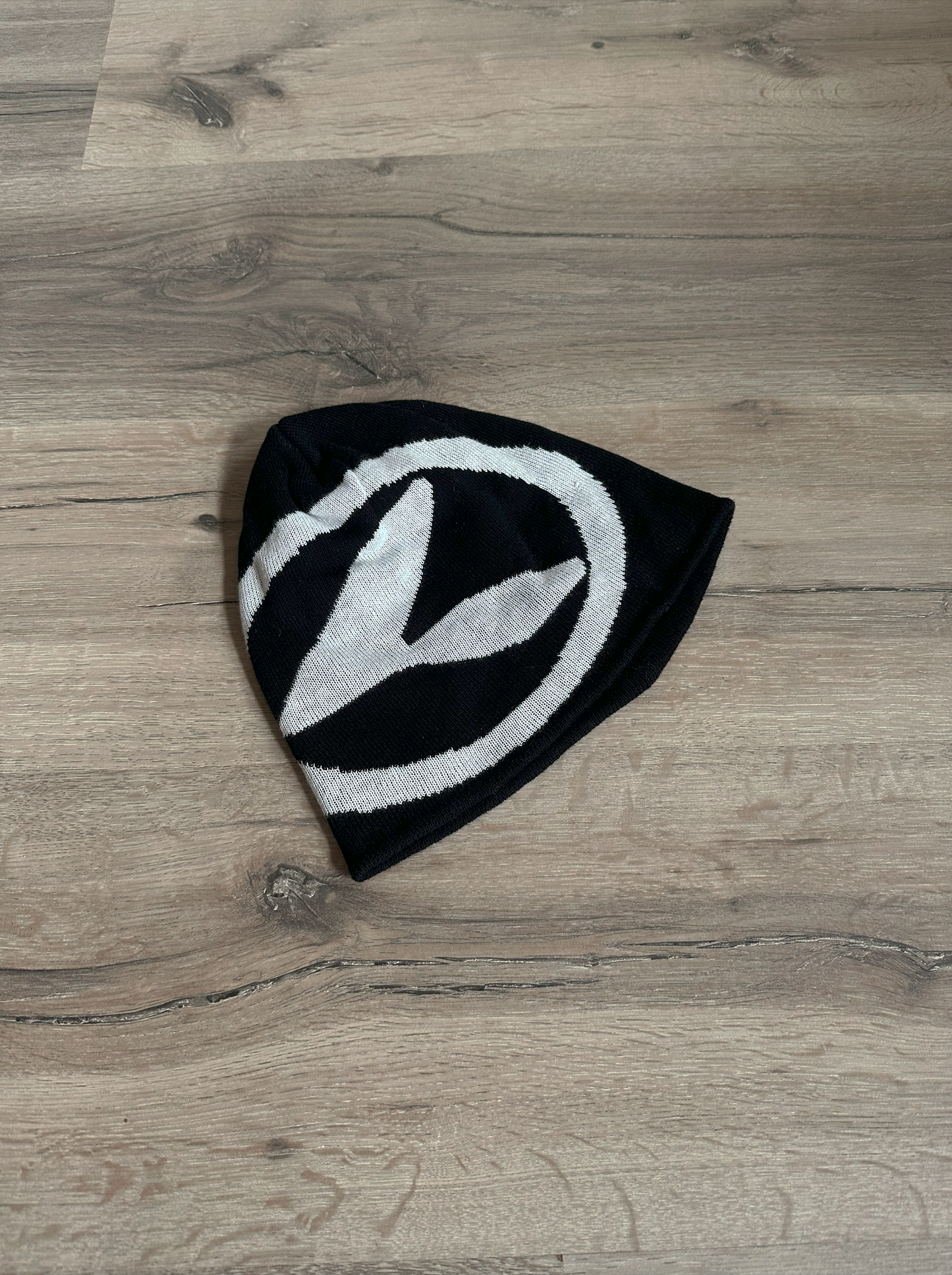 CIRCLE LOGO BEANIE